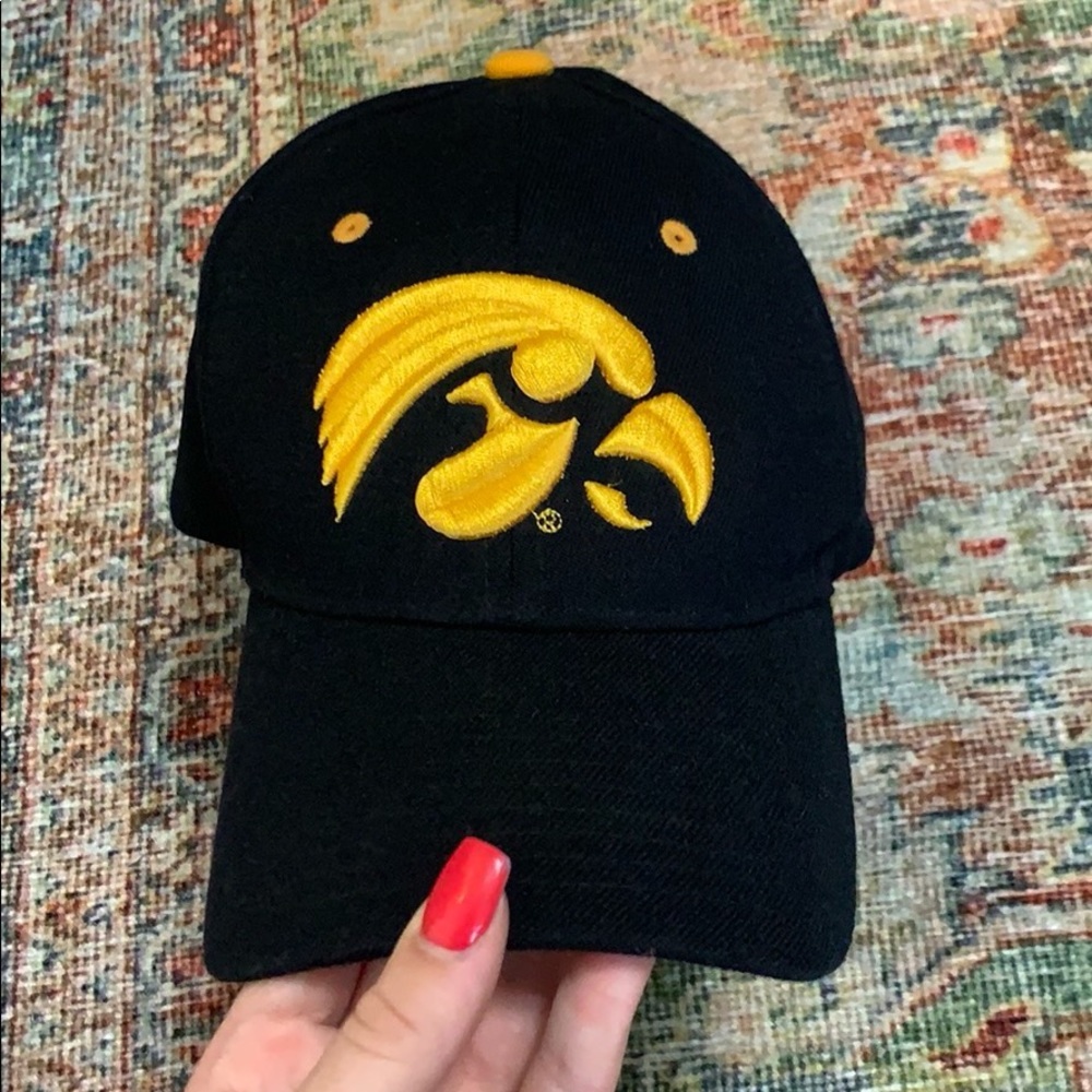 Iowa Hawkeyes classic baseball cap